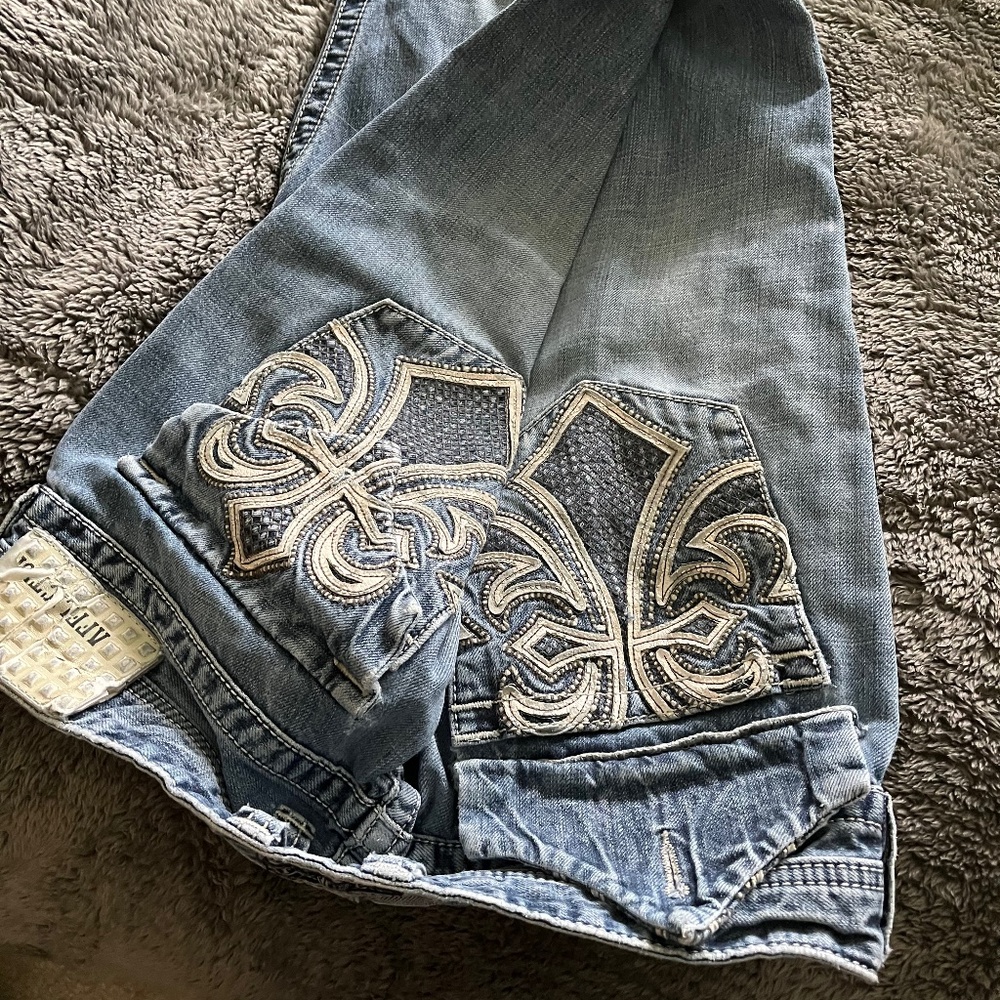 Affliction Blake Light 36x32